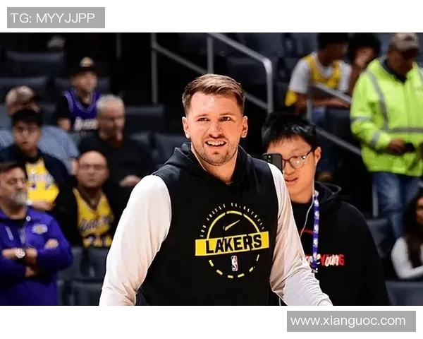 东契奇狂砍73分刷新现役最高分纪录独行侠力克太阳终结对手11连胜